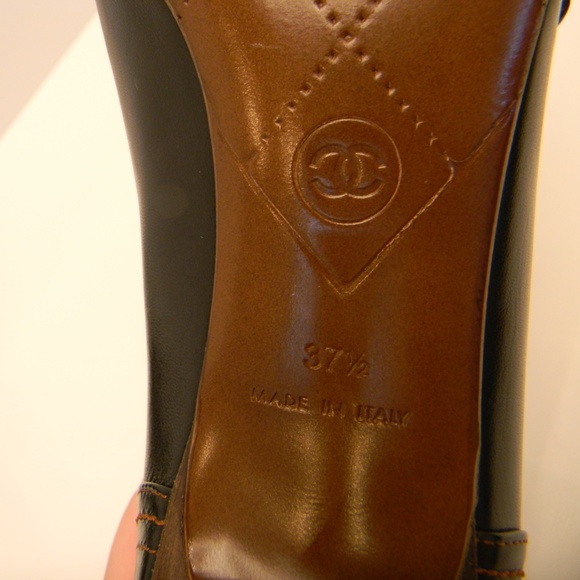 NEW RARE Chanel strapped leather pump 37.5 us 7.5 - Picture 7 of 8